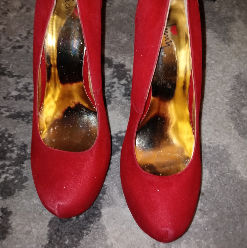 LADIES PUMPS BY LUICHINY